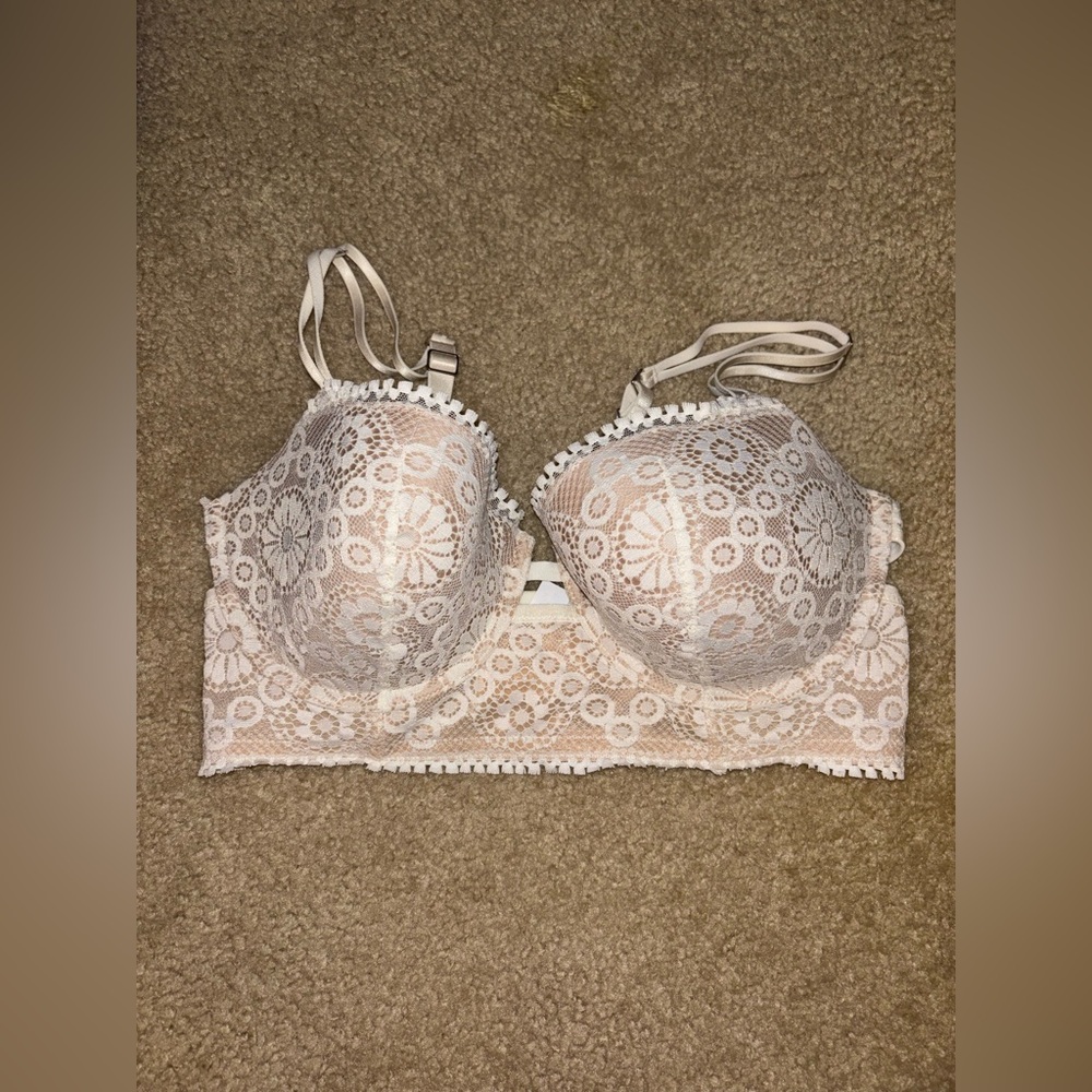 Stunning white lace aerie bra size 34DD